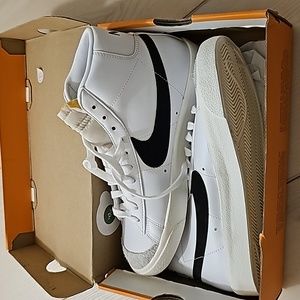 Nike Blazer Mid '77